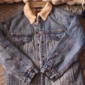 Levi’s denim boyfriend jacket
